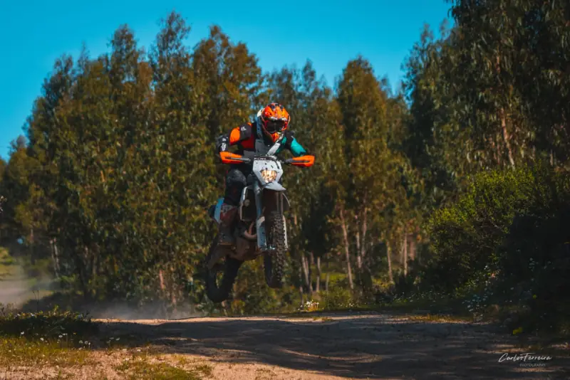 Moto em trilho
